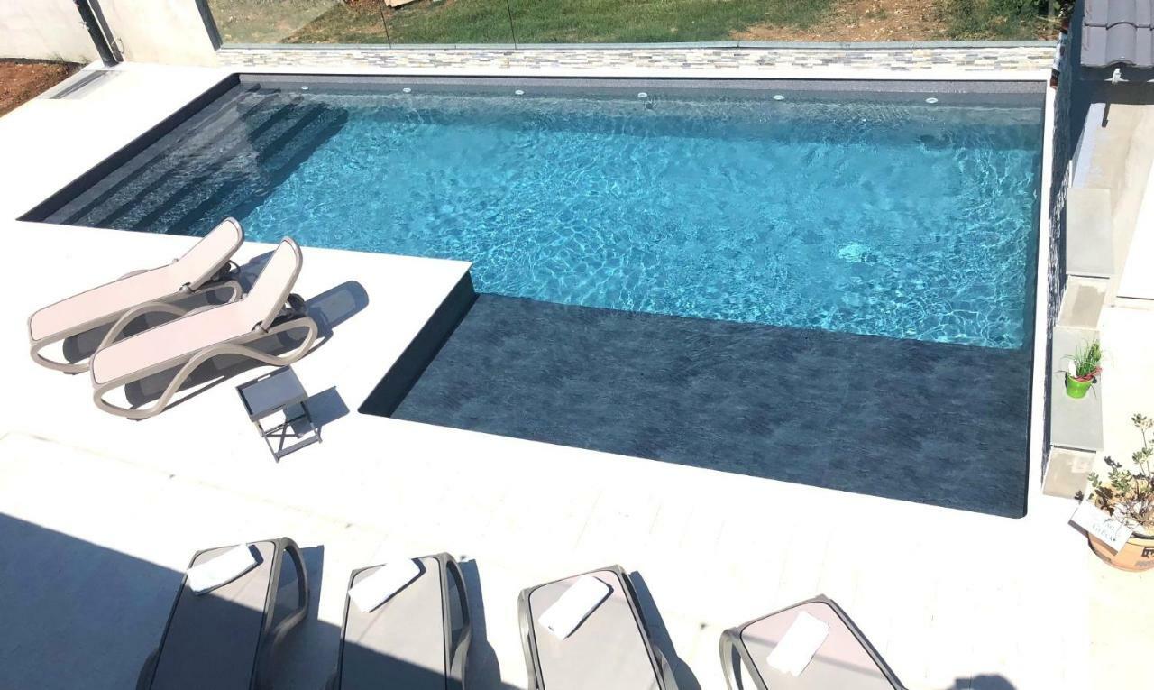Croliday Apartment With Pool Nin Vrsi Extérieur photo
